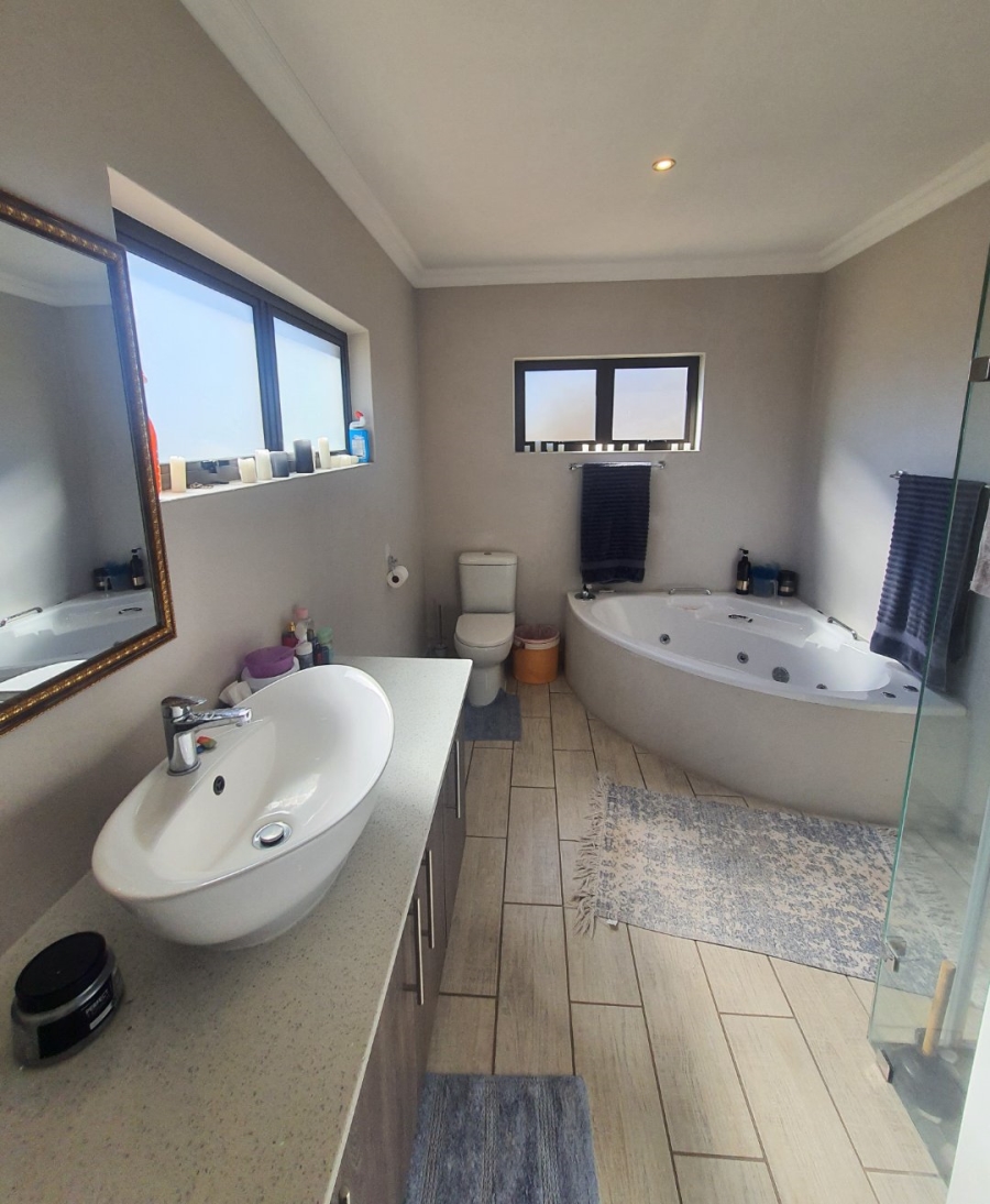 5 Bedroom Property for Sale in Rietfontein A H North West